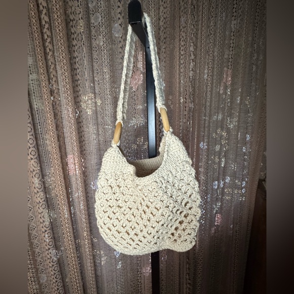 Vintage Handbags - VTG Cream Crochet Shoulder Bag